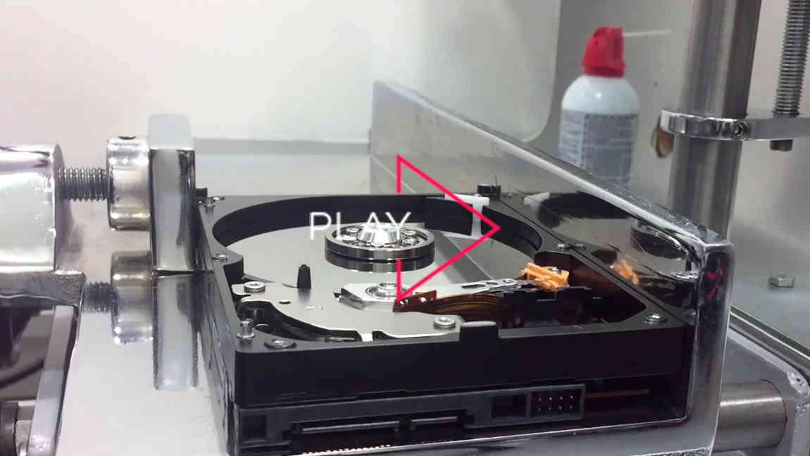 Veja como é efetuado a troca do conjunto de cabeças na Sala Limpa