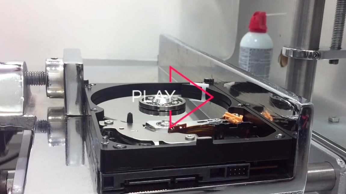 Veja como é efetuado a troca do conjunto de cabeças na Sala Limpa