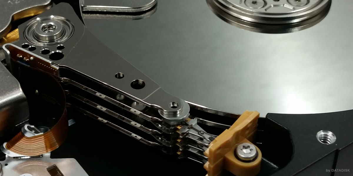 Trabalhando com HD de 3,5 polegadas na Sala Limpa para Recuperação de Dados da DATADISK