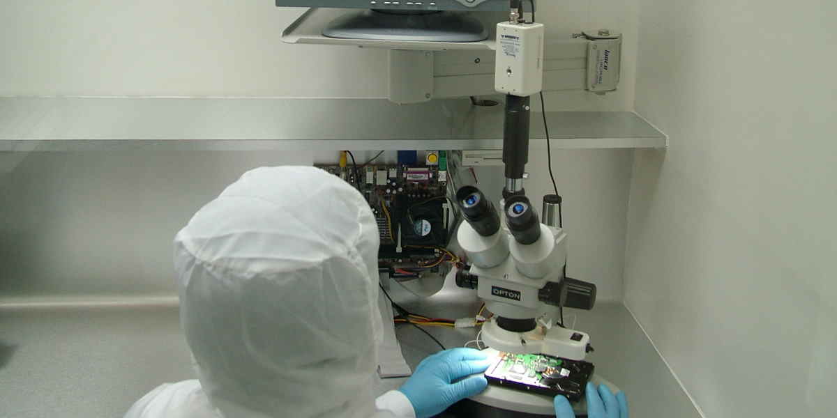 Analise da PCB em 2003 com microscópio