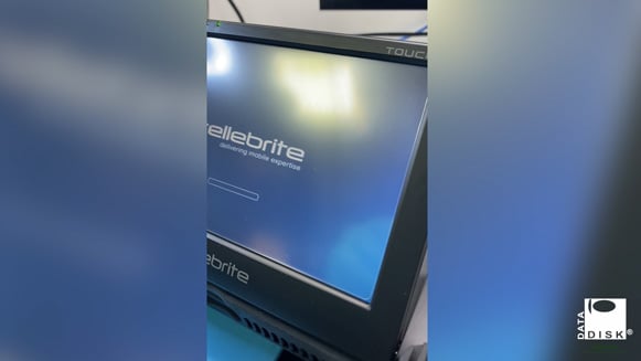 O que fazer quando o iPhone esta travado na tela da maça e você precisa recuperar seus dados, envie para e a DATADISK