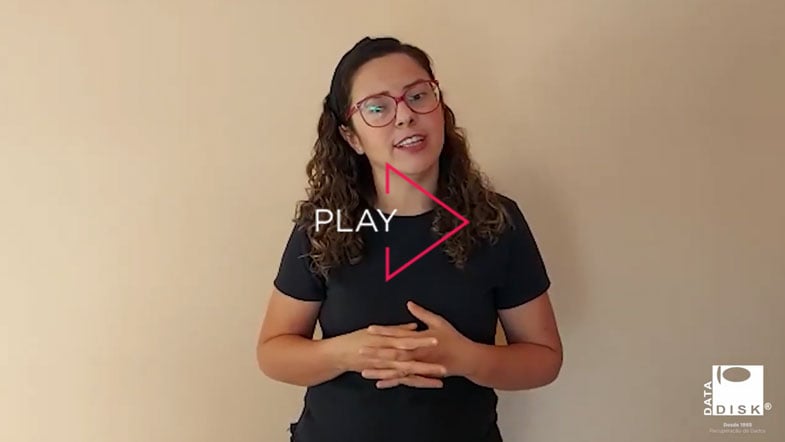 Pen drive desconectava sozinho do computador.